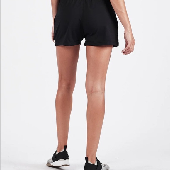 Vuori Halo Performance Short - Picture 3 of 8